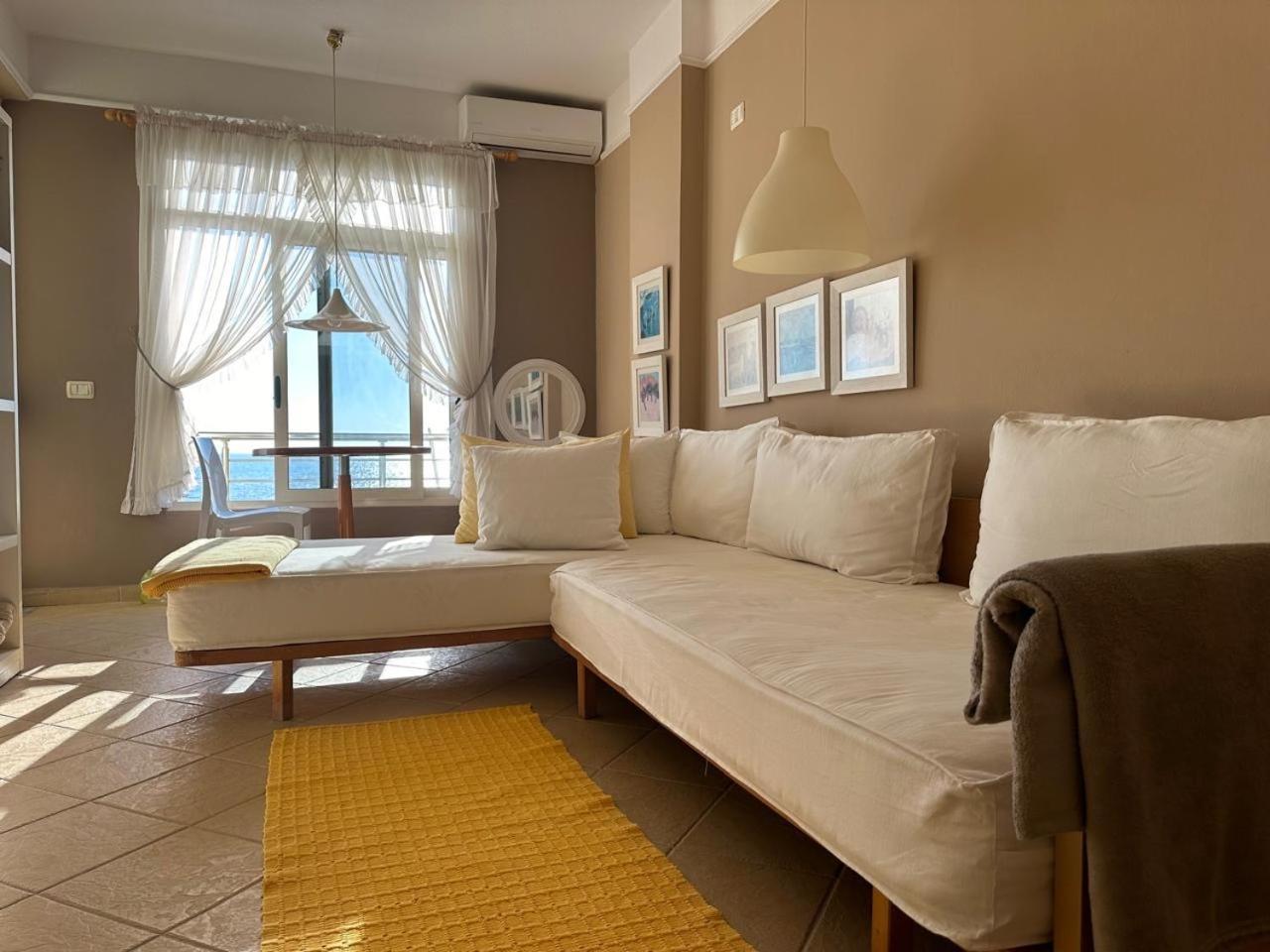 Beach View! Seaside Apartment Дуррес Экстерьер фото